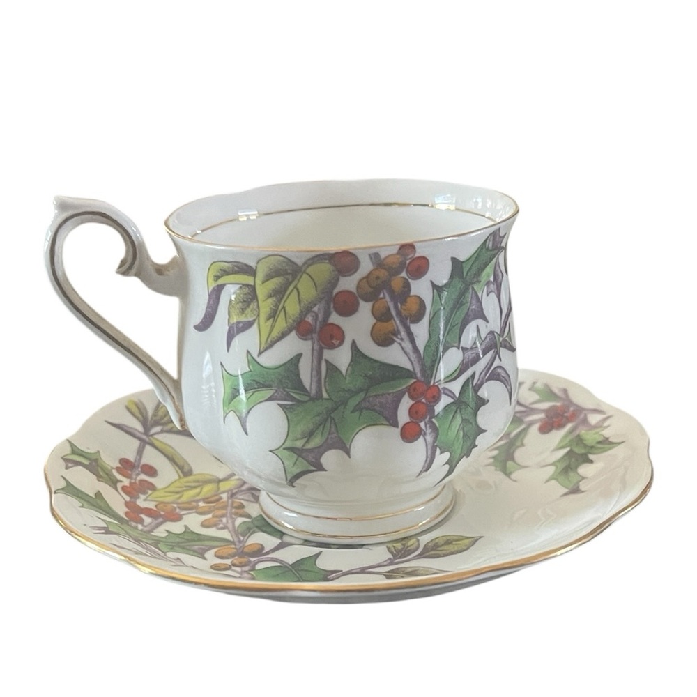 ROYAL ALBERT Bone China HOLLY CUP & SAUCER Flower of the Month ENGLAND